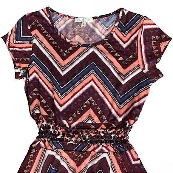 Love, Fire size small short sleeve maroon blue white thin chevron mini dress EUC - Picture 2 of 16